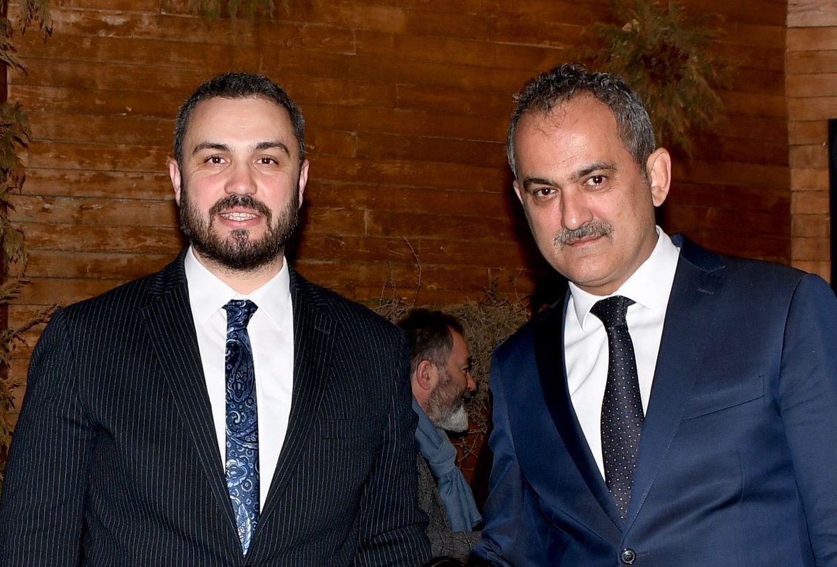 altaservet's tweet photo. Bu akşam @MUSIADOrdu olarak düzenlemiş olduğumuz iftarda  Sayın Bakanımız @prof_mahmutozer ‘i ve Ak Parti Ordu İl Başkanı @selmanaltasordu ‘ı ağırladık. *Ordulu iş insanlarımız ve esnaflarımızla el ele vererek Ordu’muzu kalkındırmaya ve refah seviyesini yükseltmeye gönül vermiş herkese Müsiad olarak kapılarımız her daim muhabbetle açıktır.* Bu minvalde hoş sohbet ve istişareleriyle katılımlarından ötürü Sayın Bakanımız @prof_mahmutozer Beyefendi ve beraberindeki misafirlerimize şahsım ve üyelerimiz adına teşekkür ediyorum.