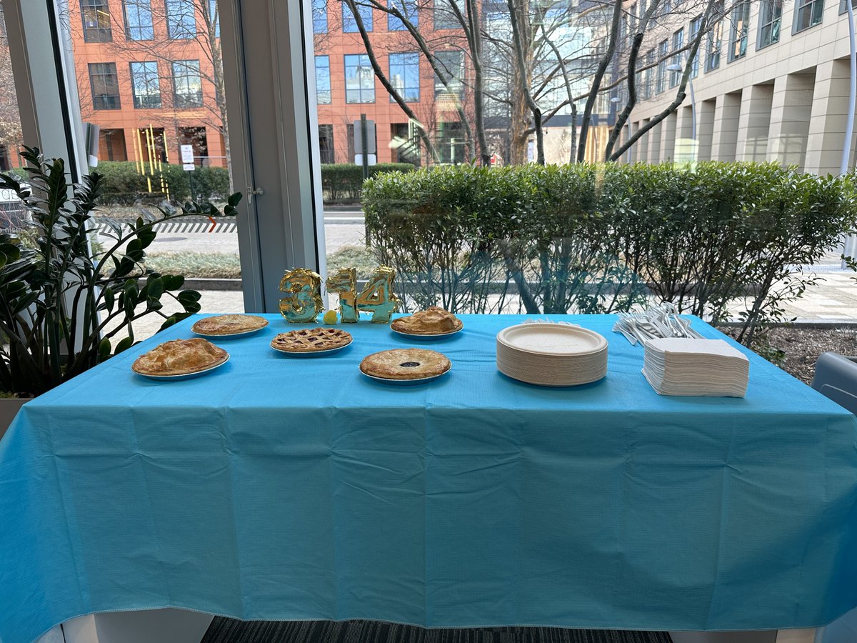 INTEGRApipette's tweet image. INTEGRA celebrated PI Day with @LabCentral this past Thursday! PIzzas and PIes were available for tasting, and some of our local reps were available to chat and answer questions about our products. It was an awe-insPIring day!
#PIday #LabCentral #liquidhandling