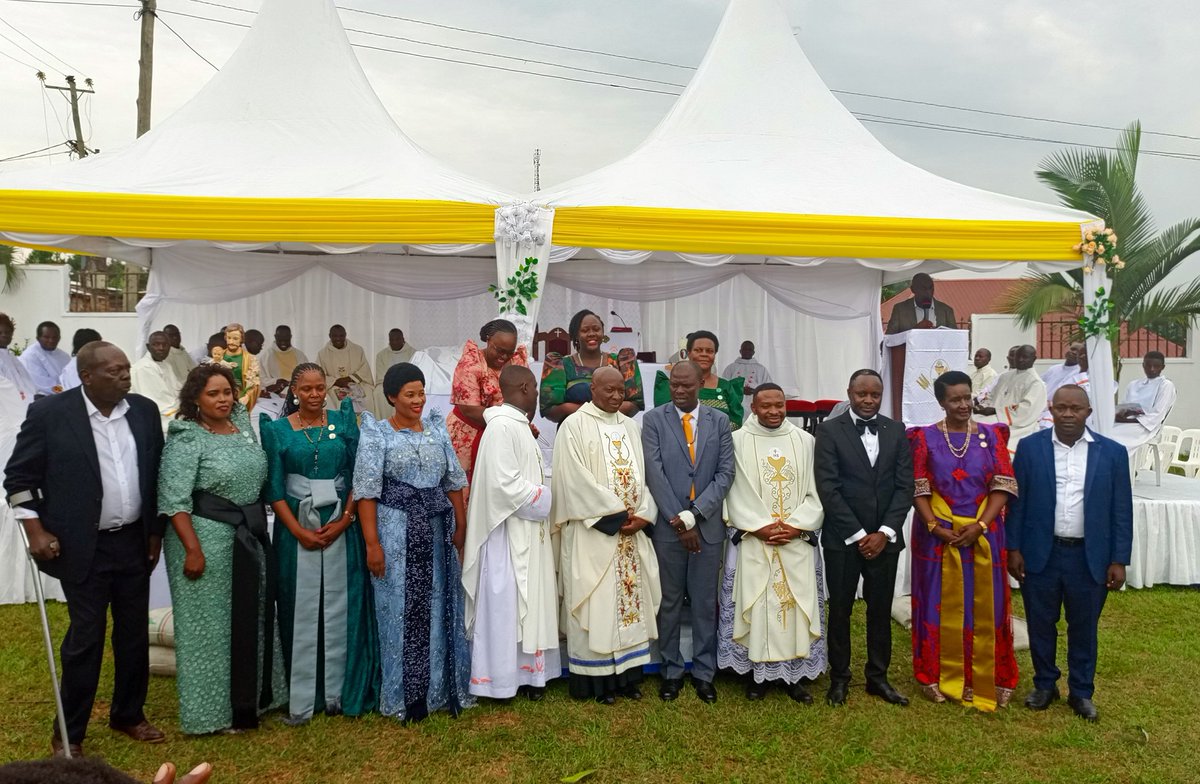 Was so honored to represent Rt. Hon. Prime Minister @RobinahNabbanja at the parish day celebrations of St. Joseph's Catholic parish Mpigi. I urged congregants to work hard & improve house hold incomes while using the available capital provided to them through PDM. @NRMOnline