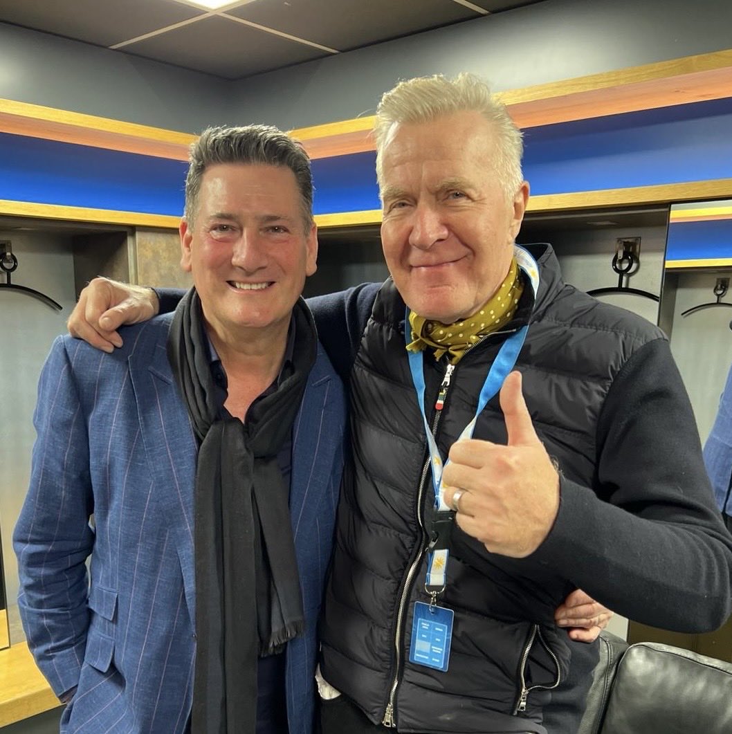 Hanging with ⁦@TheTonyHadley⁩ backstage ⁦@VELTINSarena⁩ at the world’s biggest 80’s event. #die80erLive #shalke04