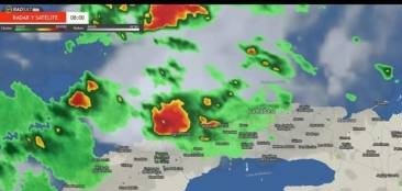 ⛈️ 💨Llueve en la ciudad d #Cienfuegos. También hay tormentas eléctricas en algunas zonas así q debemos ser prudentes en no salir d ser necesario y desconectar los equipos electrodomésticos🔌📺 A cuidarnos pípol!!!☔😁 💦Se sienten las afectaciones climáticas al centro sur d 🇨🇺