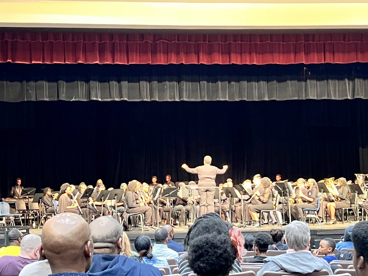 Amazing performance by our 7th/8th grade RCPS Honor Band!! Thank you to our clinician Ms.Walker and our MS Directors! ⁦@RockdaleSchools⁩ ⁦@genraydavis⁩ ⁦@ConyersMiddle⁩ ⁦⁦@MemorialMS⁩ ⁦@PatriotsEMS⁩ #ArtsEdGA