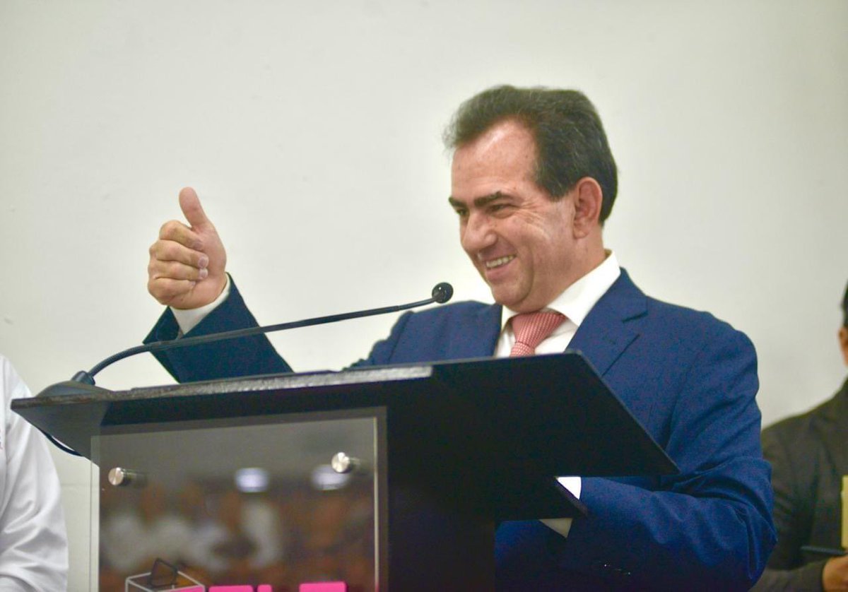 mitoguti's tweet image. Una alegre multitud de veracruzan@s acompañamos a @Pepe_Yunes a recibir su constancia como candidato a Gobernador de #Veracruz en el #Ople 
#VeracruzanoDeVerdad
#VeracruzParaLosVeracruzanos