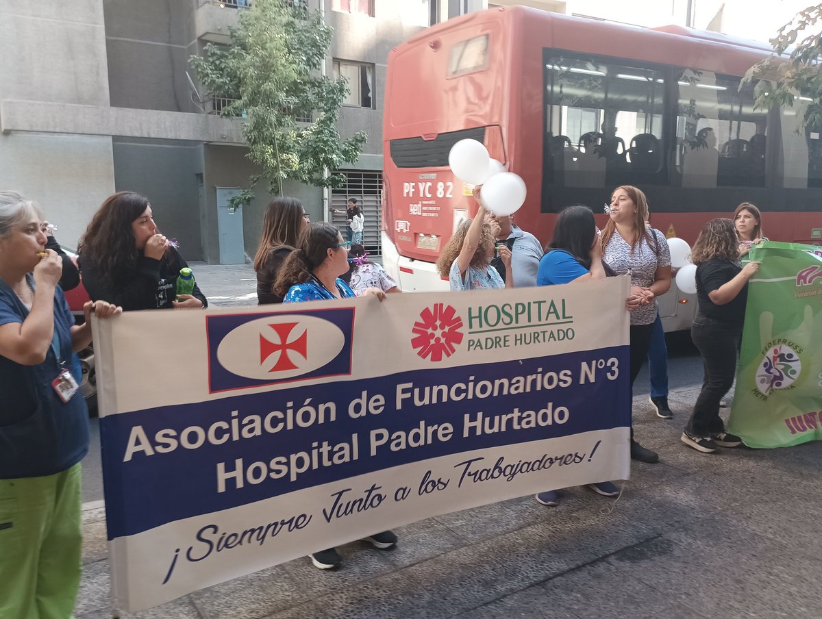 asfun3hph's tweet photo. Años buscando solución a nuestros problemas @ximenaguilera no le cierre las puertas a sus trabajadores,los mismos que felicitaban para la pandemia ahora son olvidados...@GobiernodeChile @GabrielBoric @ministeriosalud @HospitalHPH https://t.co/kwHOz0wz57