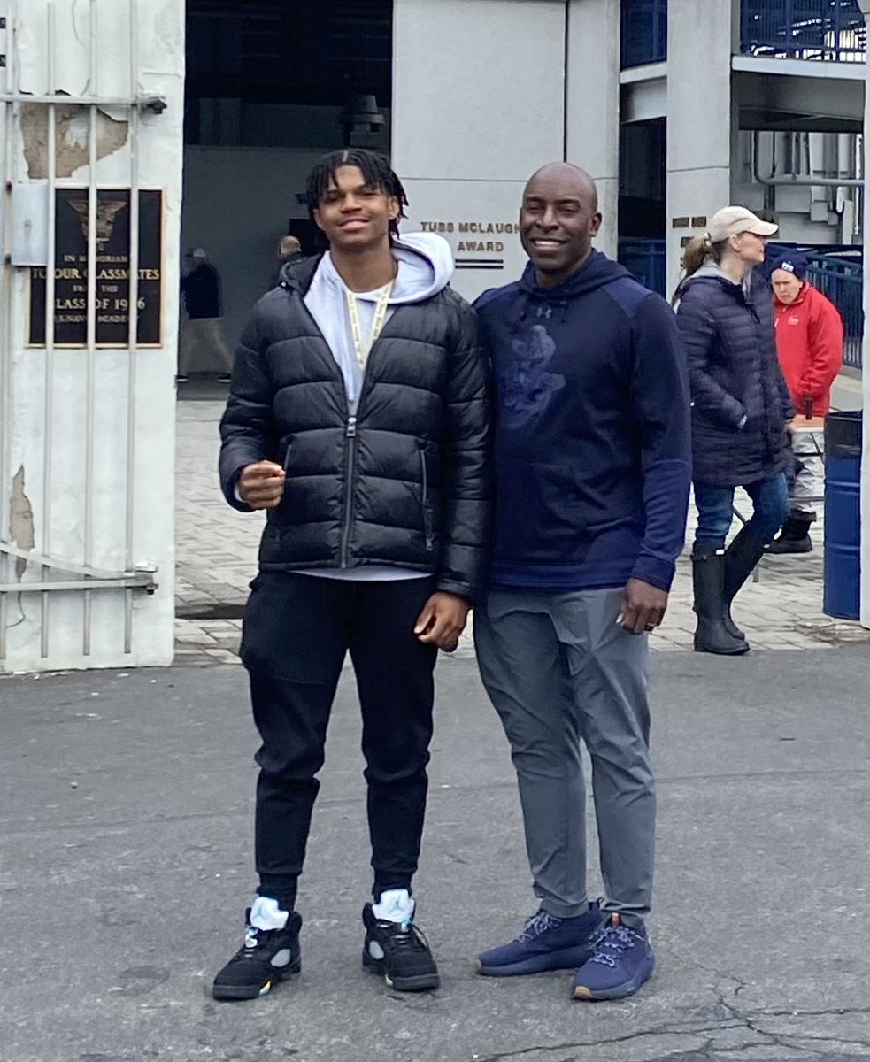 Antwaune Rodgers (@antwaunerodgers) on Twitter photo After a great junior day visit and conversation with <a href="/CoachEricLewis/">Coach Lewis</a> and <a href="/PJVolker/">🇺🇸PJ Volker⚓️</a> I am blessed to receive my first offer from Navy <a href="/NavyFB/">Navy Football</a> <a href="/CourtneyWeiner2/">Courtney Weiner</a> ⚓️ <a href="/eroosFB/">Eroosfootball</a> #agtg After a great junior day visit and conversation with <a href="/CoachEricLewis/">Coach Lewis</a> and <a href="/PJVolker/">🇺🇸PJ Volker⚓️</a> I am blessed to receive my first offer from Navy <a href="/NavyFB/">Navy Football</a> <a href="/CourtneyWeiner2/">Courtney Weiner</a> ⚓️ <a href="/eroosFB/">Eroosfootball</a> #agtg