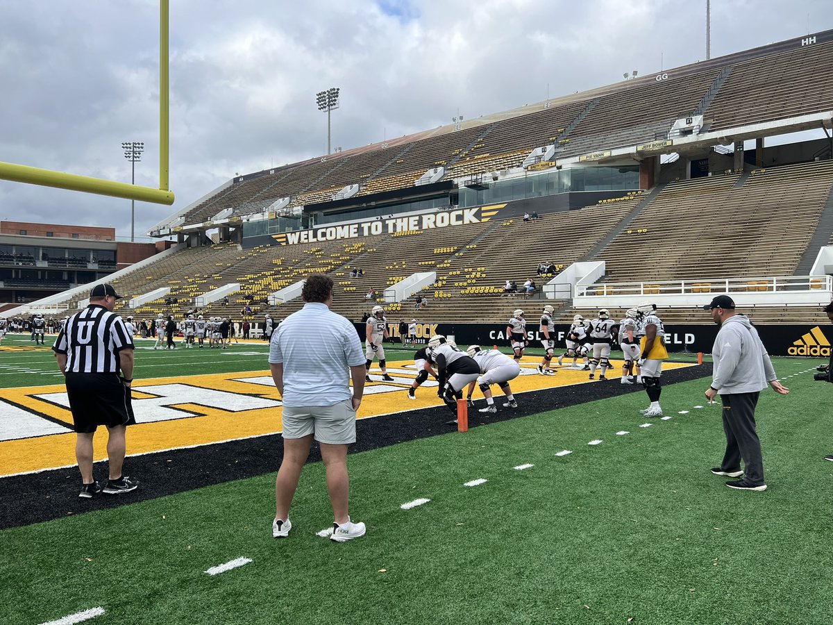 Thank you @coach_thomas7 and @SouthernMissFB for having me today. Looking forward to coming back! @Coach_Hall7 @CoachSamGregg @CoachChipLong @landon83smith @joemoreno_USM @Silverback_LA @_USMrecruiting #AIE | #SMTTT