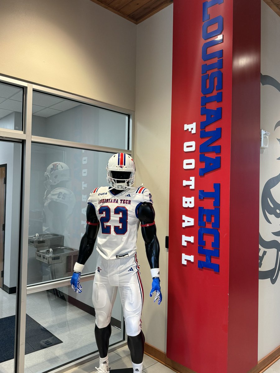 Thank you @coachscottparr8 @SCumbie_LaTech and @anthonyajmauro for having me @LATechFB Junior Day! Had a great time learning about the program! @Athletics_LISD @LorenaFootball #EverLoyalBe