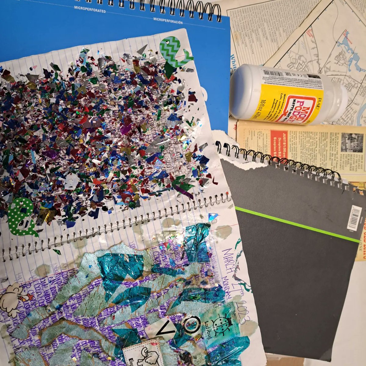 DamnYouDiary's tweet photo. Write words...then cover them up. #damnyoudiary #art #men https://t.co/Qxa4aTE6sU