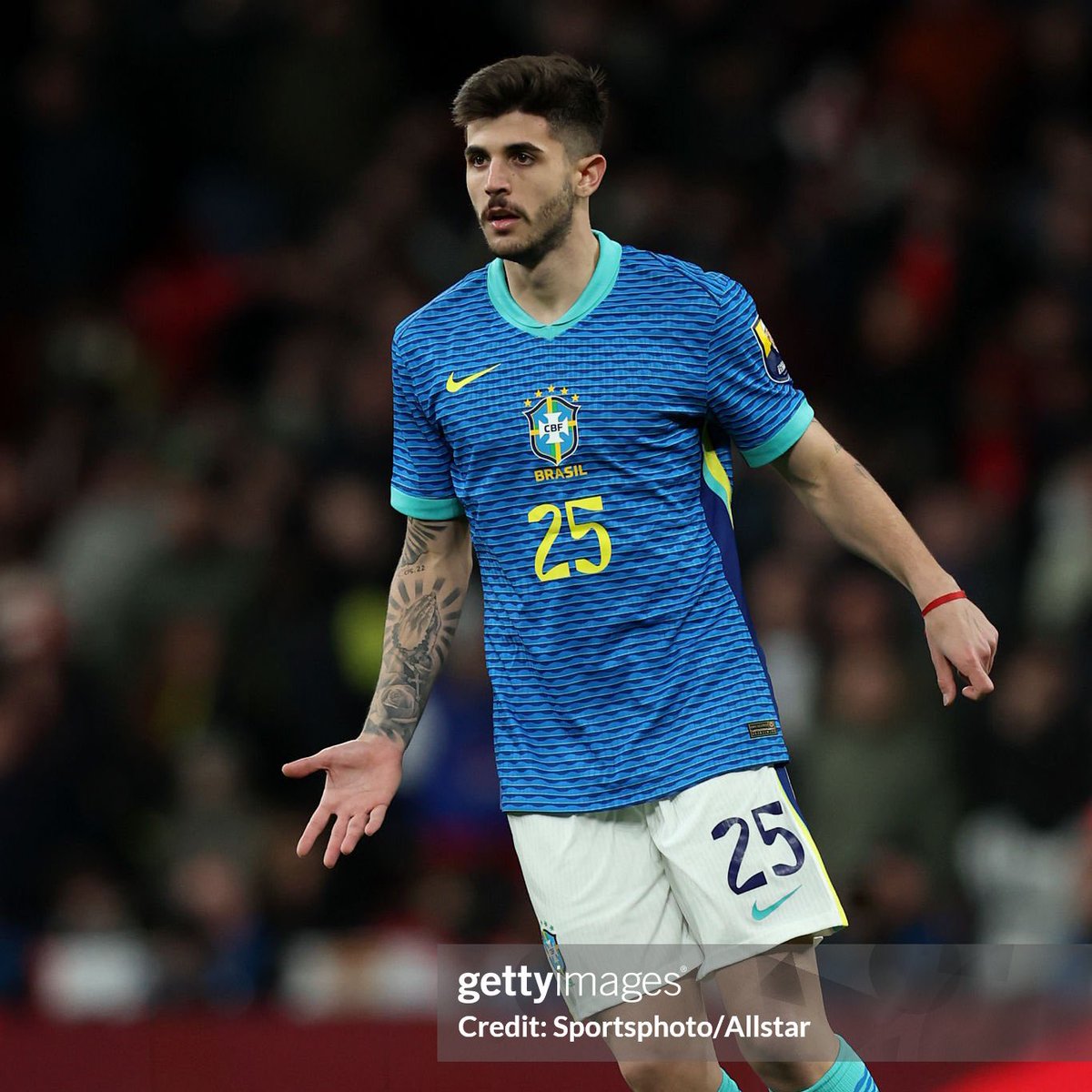spfcestatistica's tweet photo. Lucas Beraldo foi o zagueiro com MAIS AÇÕES DEFENSIVAS na partida. 

✅ 5 bolas recuperadas
✅ 4 cortes
✅ 1 interceptação 

20 anos, estreando pela Seleção Brasileira contra a Inglaterra em Wembley. COTIA! https://t.co/AmaLuYBsAP