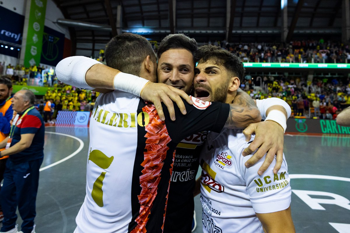 ElPozoMurcia_FS's tweet photo. 🔴⚪🏆 #MareaRoja mañana tenemos una cita para la historia

Es NUESTRO MOMENTO 🔥🔥🔥
#Final #CopadeEspaña
🕡 18.30 horas
🆚 @FCBfutbolsala
🏟️ P. Deportes Cartagena

#ElPozoEresTú #35AñosJuntos https://t.co/EoTK6AgtLe