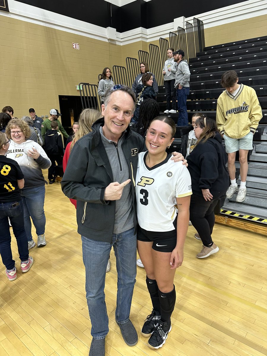 TMackKC's tweet photo. First college volleyball match for @RyanMcAleer_. Here we go.... https://t.co/rkcxkibs2W