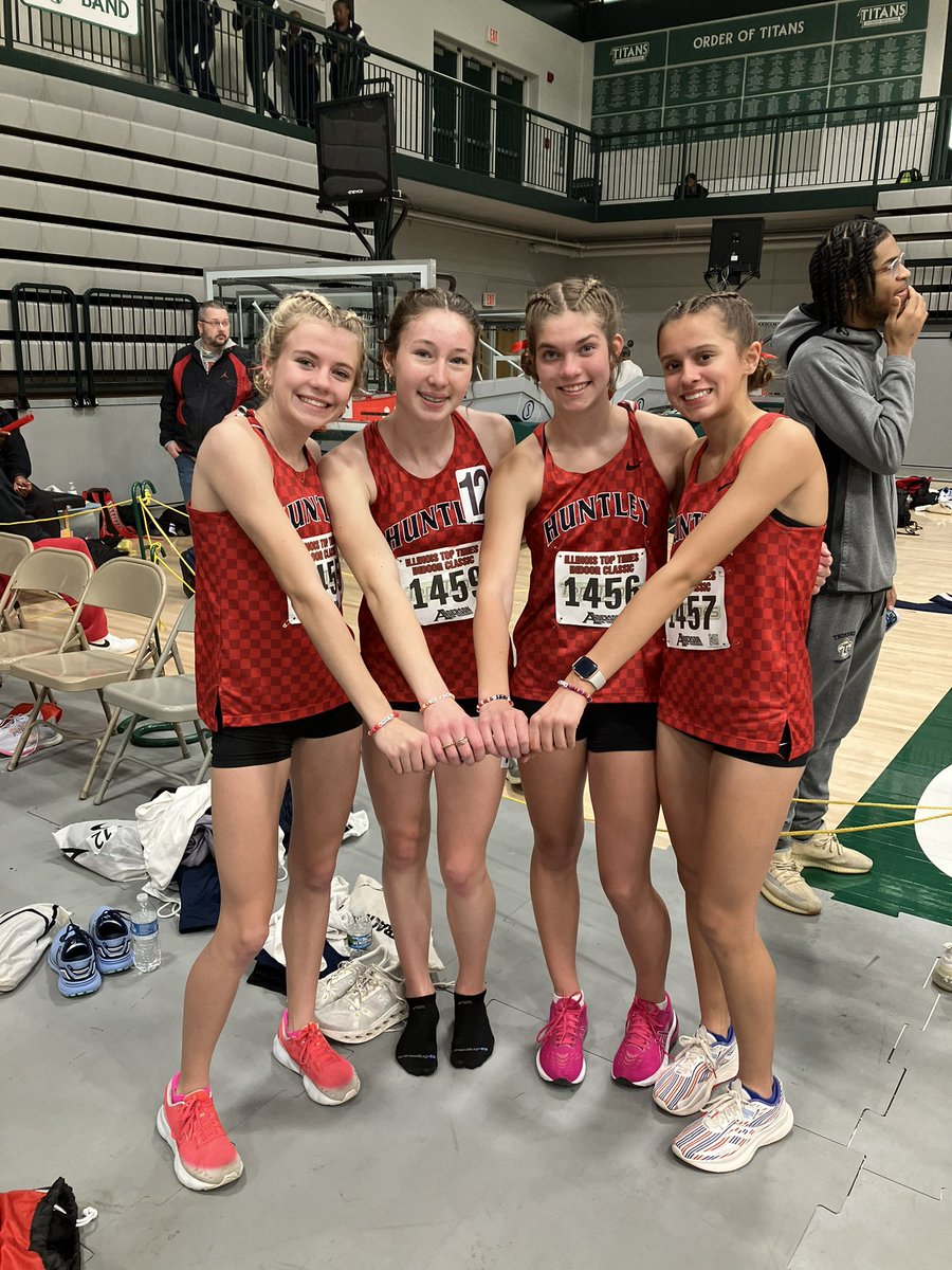 RedRaiders_GTF's tweet image. These girls just finished 4th at Top Times and broke the indoor school record! Hard work and dedication paying off! Their time of 9:36.72 is faster than our outdoor school record! Huge race!