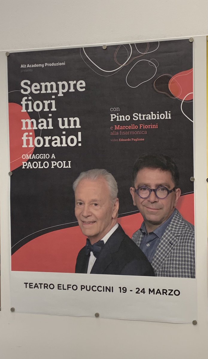 Sempre fiori mai un fioraio. Omaggio a Paolo Poli.
bellissimo spettacolo!!!! 
Pino Strabioli bravissimo 👏 👏👏👏
ELFO PUCCINI - SALA BAUSCH 
#PinoStrabioli @pinostra #PaoloPoli #ElfoPuccini