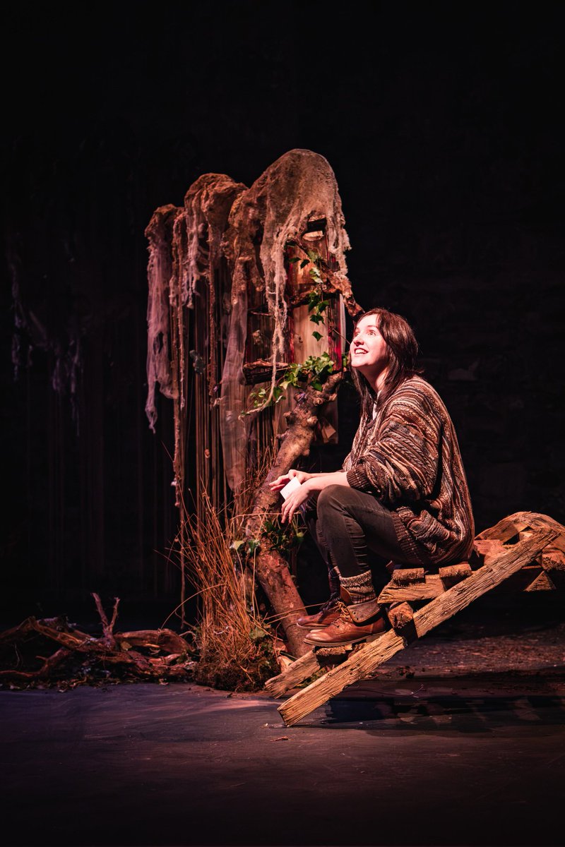 Tonight at @Droichead what an amazing production of THE HARE by Clare Monnelly &amp; Bob Kelly with live music by Steve Wickham and a simply powerhouse performance from Úna Ní Bhriain. Catch it if you can!
<a href="/artscouncil_ie/">The Arts Council / An Chomhairle Ealaíon</a>
<a href="/Love_Drogheda/">@LoveDrogheda</a>
@IrishTheatreIns
@ClareMonnelly
<a href="/OnceOffHQ/">Once Off Productions</a>