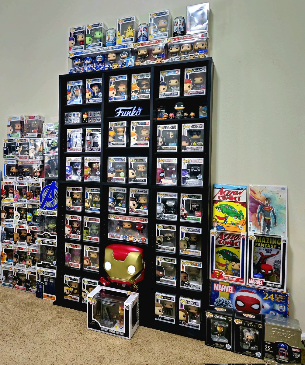 ADriftingNerd's tweet photo. Tweet a random shelf from your collection. #WallBuilding #FunkoPop https://t.co/xQeYC91wPx