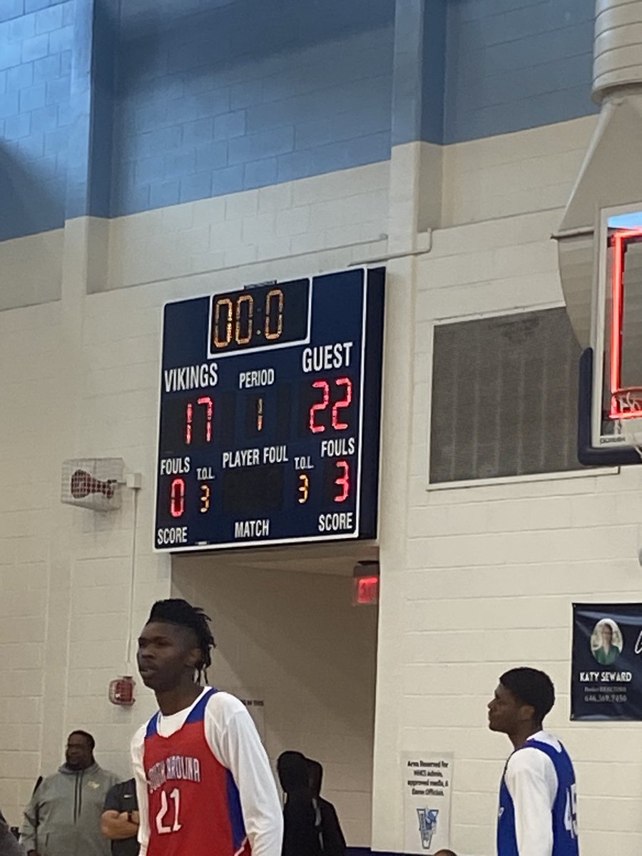 Retiredbbcoach's tweet photo. End of 1 SC leads NC @SCBCA @SCACA @LouatTheState https://t.co/irgIo3zRII