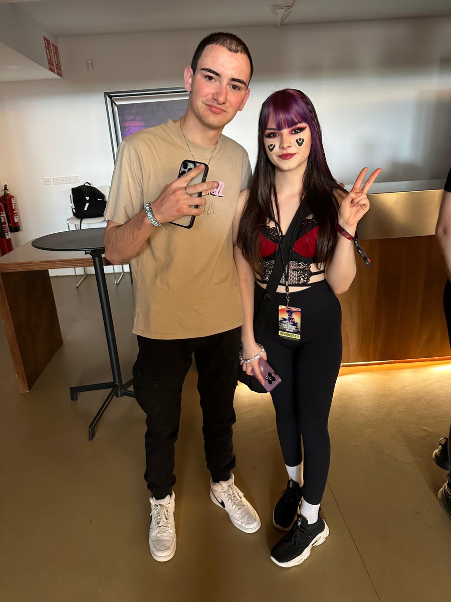 Hugo_tk04's tweet image. A mereciedo la pena sin duda el madrugon y el viaje para ir a ver desde granada a la mejor comunidad que hay gracias @Mixwell @theakaleina @RachelXGin  @xucxuc ❤️❤️