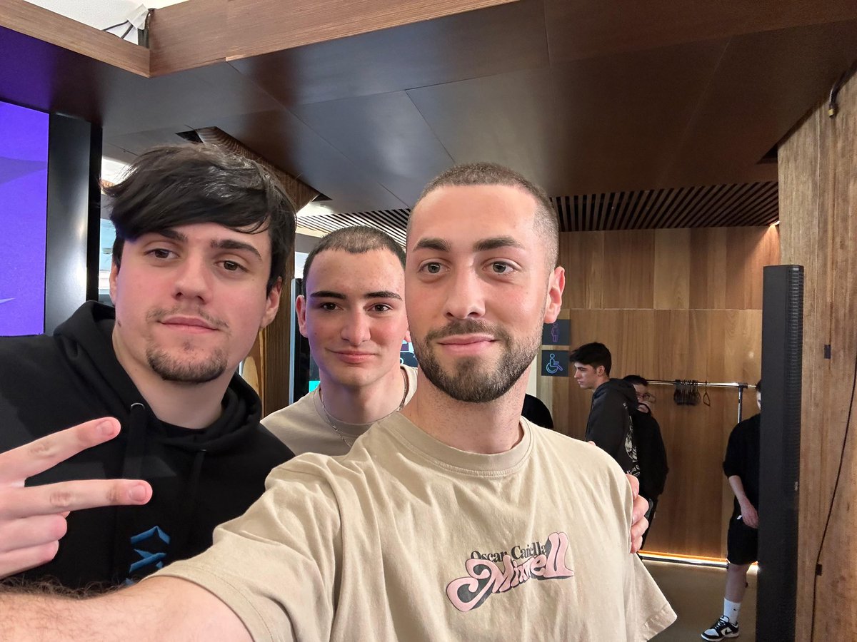 Hugo_tk04's tweet image. A mereciedo la pena sin duda el madrugon y el viaje para ir a ver desde granada a la mejor comunidad que hay gracias @StarWraith @Fit1nho @Urii_rp ❤️❤️