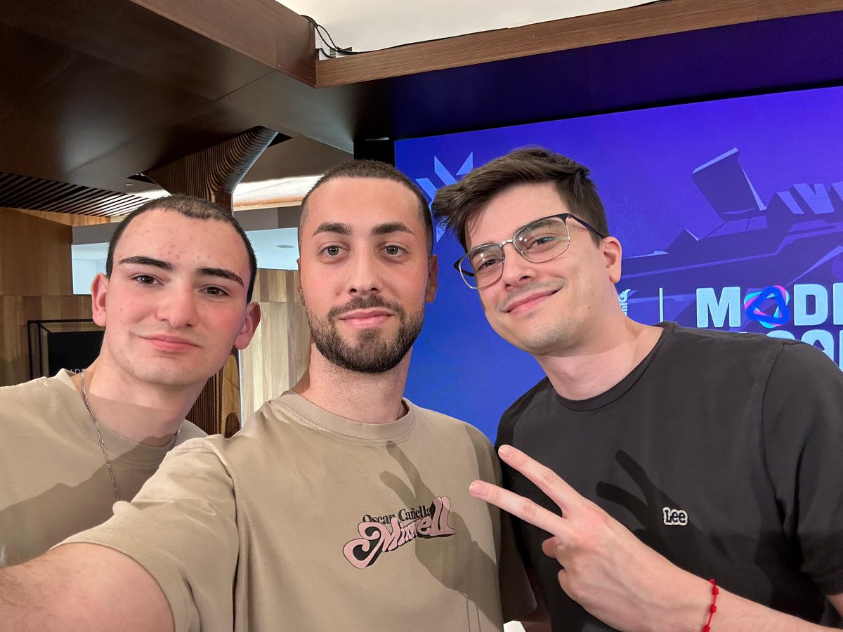 Hugo_tk04's tweet image. A mereciedo la pena sin duda el madrugon y el viaje para ir a ver desde granada a la mejor comunidad que hay gracias @StarWraith @Fit1nho @Urii_rp ❤️❤️