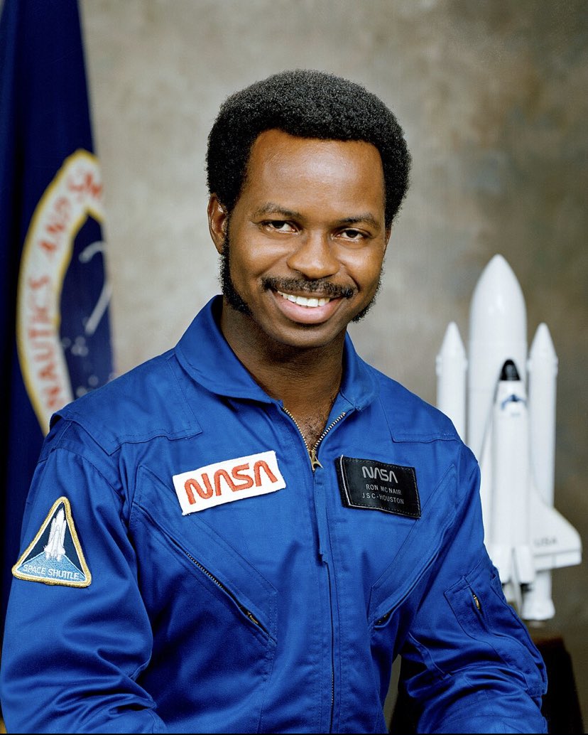 In 1986 on his 4th flight into space onboard the USS Challenger, Ronald McNair, musician, MIT graduate, and Astronaut, was our first Black American to give his life for the pursuit of space at 46,000ft when the Challenger abruptly exploded killing all crew members onboard. 🇺🇸✊🏽🇺🇸