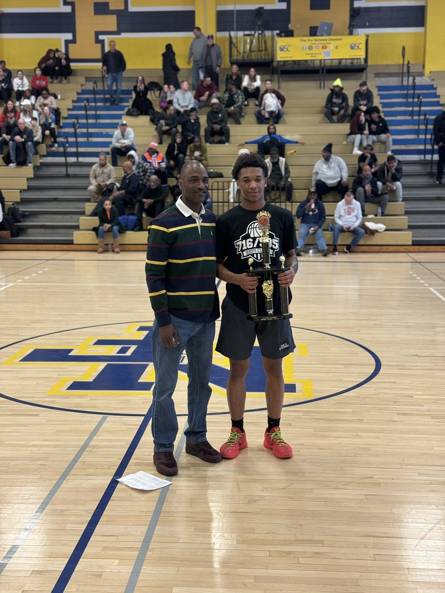 losbrad50's tweet image. Amir Moye of Health Sciences was MVP of the Fresh/Soph game scoring 23 points in a 87-75 . Nate Blenman added 15 , Charlie Croft 15 . Cameron Blankenburg let 585 with 15!