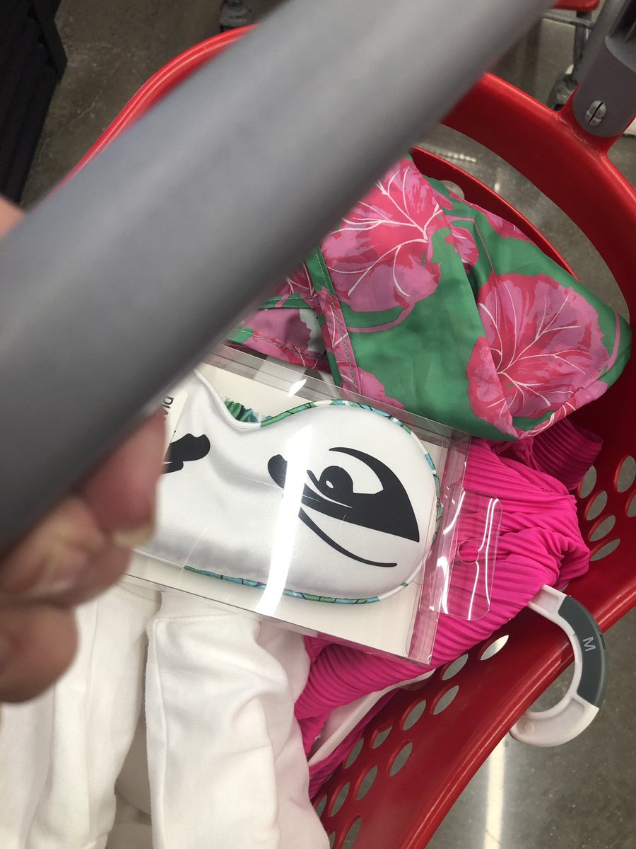 My @Target run was so much fun with the new launch of @DVF Diane Von Furstenberg Collection of beauty, clothing, home decor and more! MARY 😍the sales associate at San Jose Blvd in JAX Fl 🌴made it even better! #ilovetarget #DVF #launch #jacksonville Fl