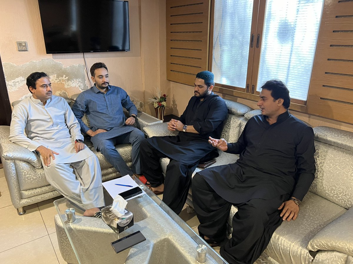 Aaghaawais's tweet image. PYO Officials  President PYO Ada Javed Nayab laghari ,GS Shoaib Mirza info Taimoor Ali Maher,Masroor Ali Rajper Rashid Khaskheli Haider Khan at Karachi, Discussed 4 April Shaheed Zulfikar Ali Bhutto Martyrdom anniversary &amp;amp; Oragnisational matters. 
#PYOSindh #Youth