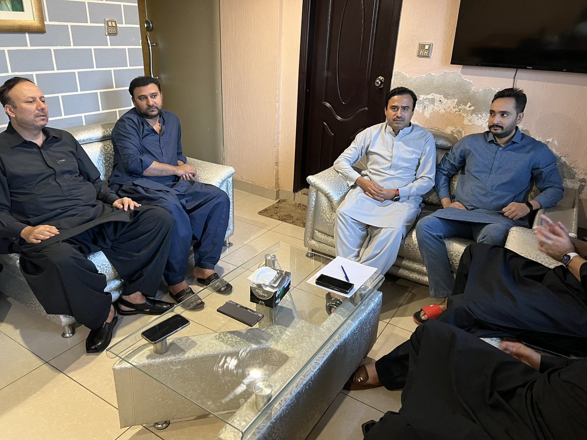 Aaghaawais's tweet image. PYO Officials  President PYO Ada Javed Nayab laghari ,GS Shoaib Mirza info Taimoor Ali Maher,Masroor Ali Rajper Rashid Khaskheli Haider Khan at Karachi, Discussed 4 April Shaheed Zulfikar Ali Bhutto Martyrdom anniversary &amp;amp; Oragnisational matters. 
#PYOSindh #Youth