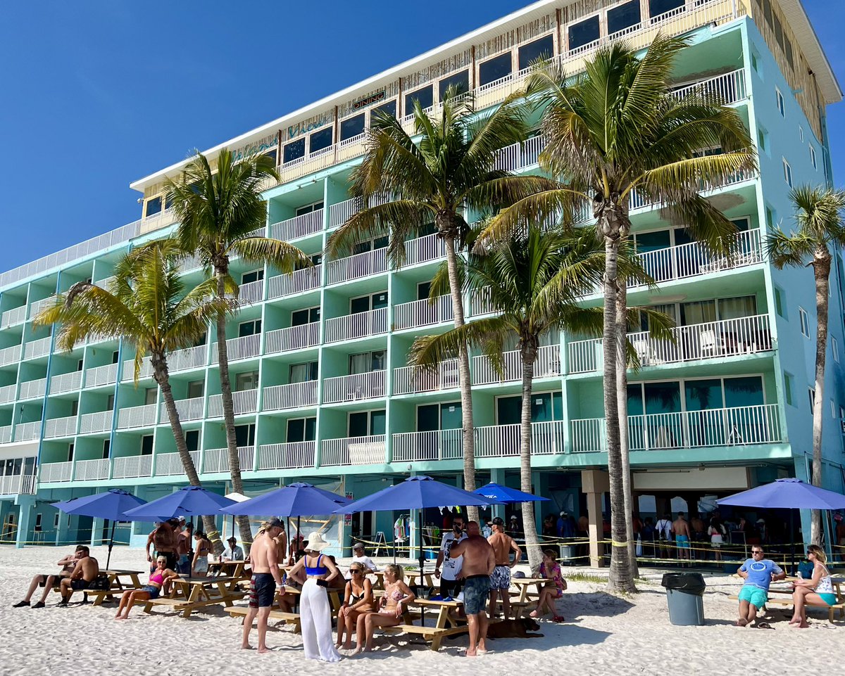 🌴After the last couple of rainy days, it’s nice to finally see the ☀️ come out-we’re #OPENTOTHEPUBLIC! Come by for full bar, affordable lunch & fun in the sun with us DAILY 10a-6p! 🍒🍻🩷 #lanikaistrong #thanksforbeinghere #weloveourcustomers #oldflorida #familyownedandoperated