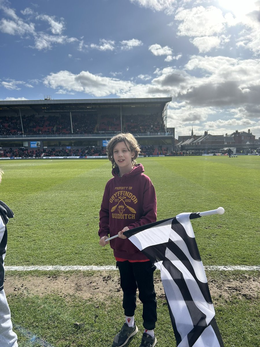 GtfcCo's tweet photo. GTFC V Wrexham ⚽️⚽️
We had lots of flag bearers today including an U9 football team from Grimsby Borough. They all did a fantastic job 👏👏👏

Dottie
Daniel
Calen
Deacon
Liam
Isla
Noah
Elliot
Noah
Romeo
Oscar 
Meadow
Finn
Alfie
Rex
Leo
Jasper
Noah
Lily
Riley https://t.co/K5n2ZIgHRd