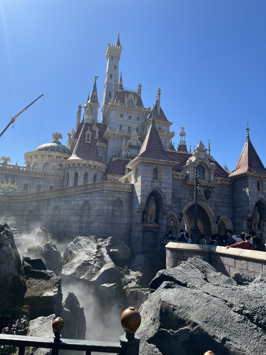 liketosweet's tweet image. Beauty and the beast castle in Tokyo, Disneyland #tokyodisneyland #beautyandthebeast #Japan