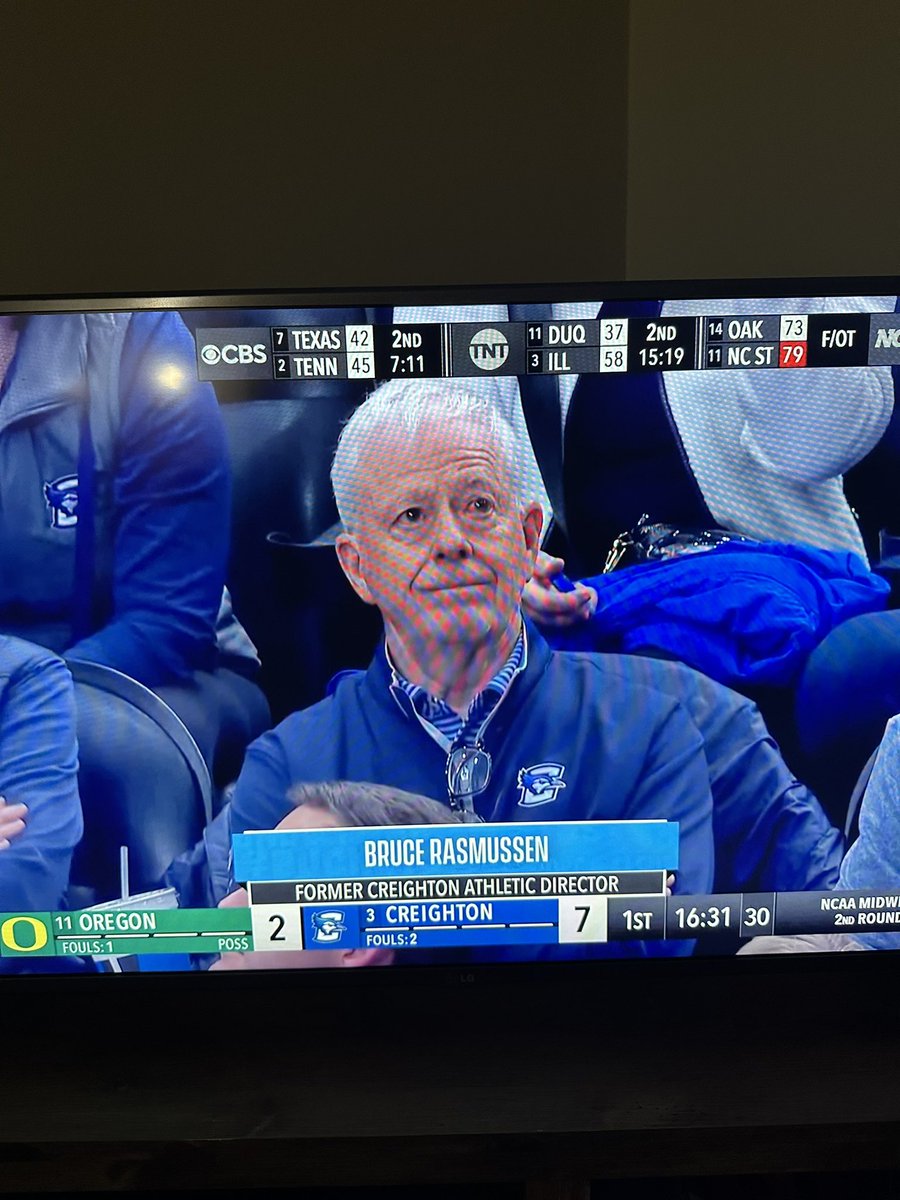 CreighTakes's tweet photo. It was good to see Ras get some recognition💙

Creighton has had 2 coaches in the last 30 years both hired by this guy. He is the Godfather of Creighton Basketball. https://t.co/KyIZDrQTFK