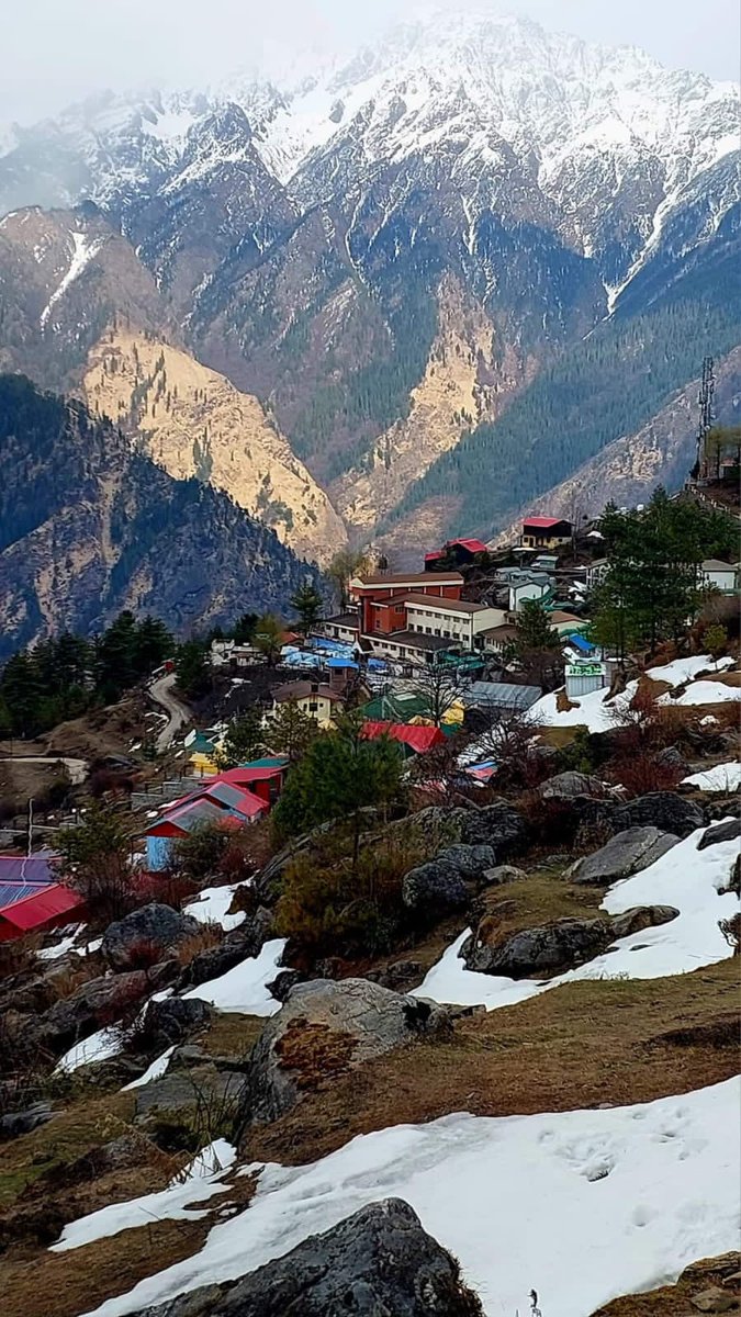 𝗘𝘅𝗽𝗲𝗰𝘁𝗶𝗻𝗴 𝗺𝗼𝗿𝗲 𝘀𝗻𝗼𝘄𝗳𝗮𝗹𝗹... #goodmorning 🌄🍀🐦 #Pals 💕 Wishing you a joyous #Sunday Warm regards 🌲🌹🙏 #IncredibleIndia 🇮🇳- The view of beautiful Auli town in Chamoli district of #देवभूमि #Uttarakhand ...