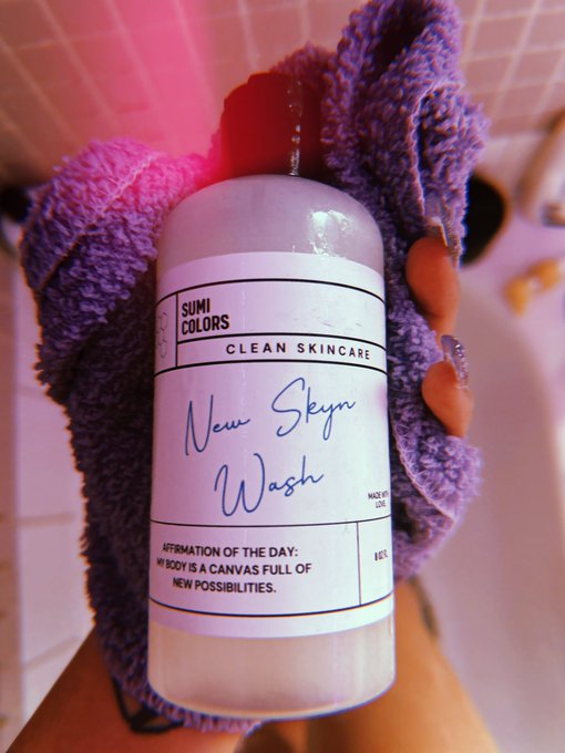smells so good they boutta love me tn? loving this new line @SymoneSkye https://t.co/6jzwQTpeNN