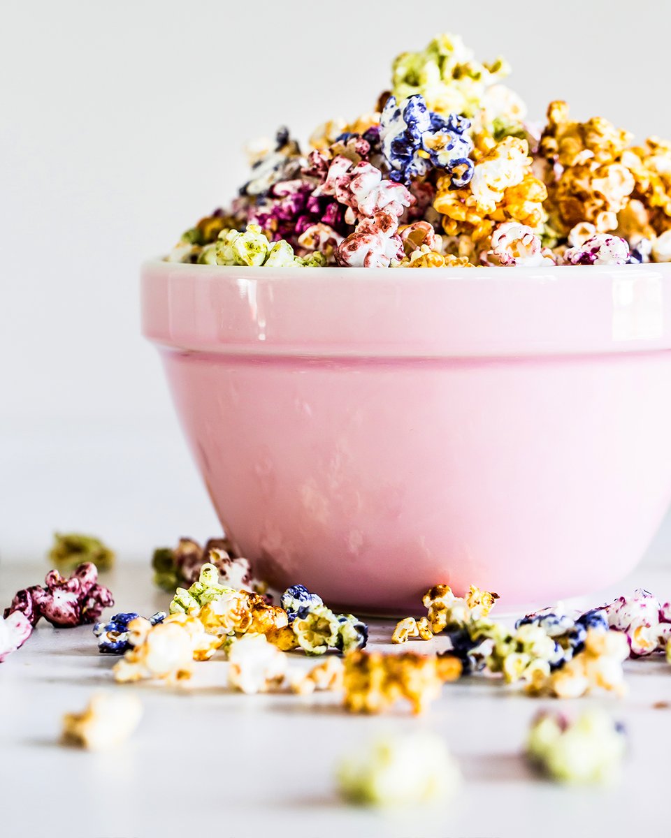 Just poppin' in to say that this Rainbow Popcorn will be your new favorite snack! 🍿 Light, crunchy & colorful with @suncorefoods Powders, your movie night just got even better! 😋 #RecipeOfTheDay SuncoreFoods.com ❤️🧡💛💚💙💜 #FridayVibes #FridayMotivation #snacks #Treat