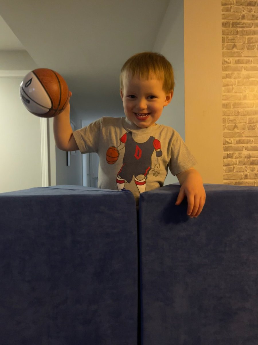 holtz_william's tweet photo. Go Duquesne!  From Pittsburgh, PA  #mmselfie https://t.co/MCbFazmAcW