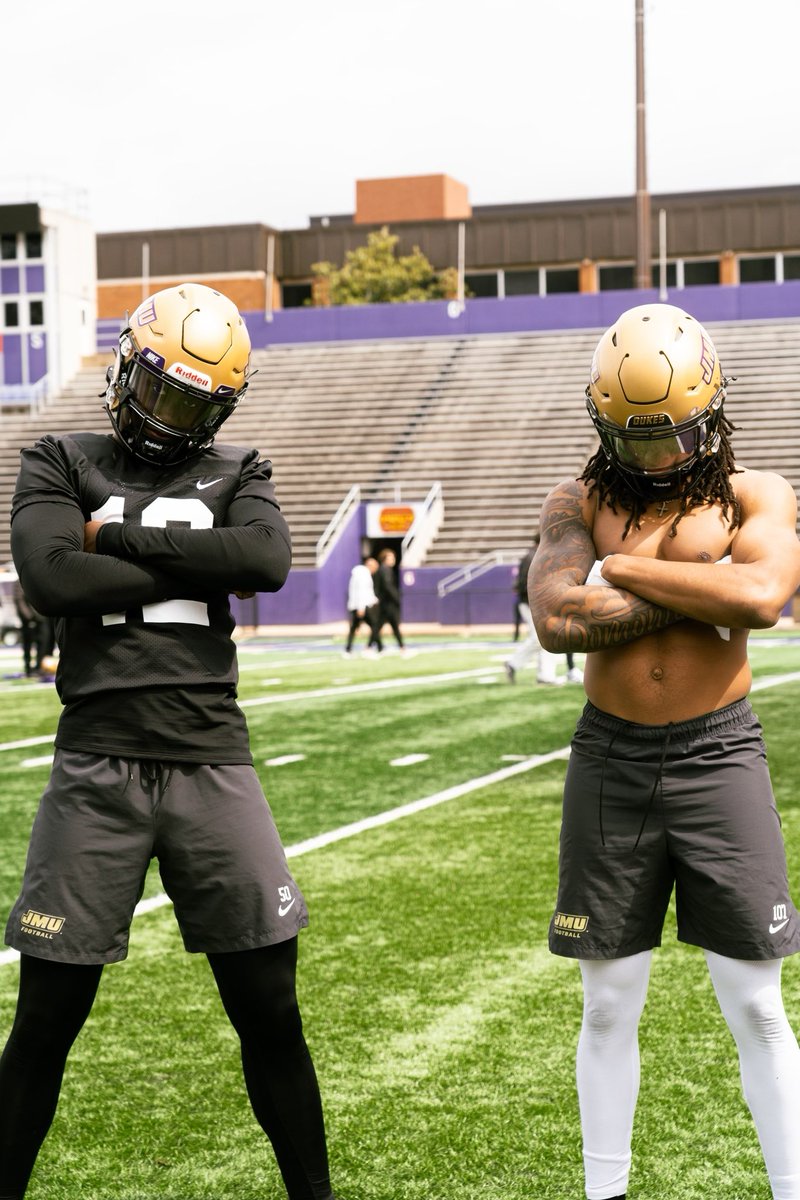 First day of spring complete!! Had to get in that extra work with <a href="/JC3vans_/">JC Evans</a> after practice too💯 <a href="/JMUFootball/">JMU Football</a>