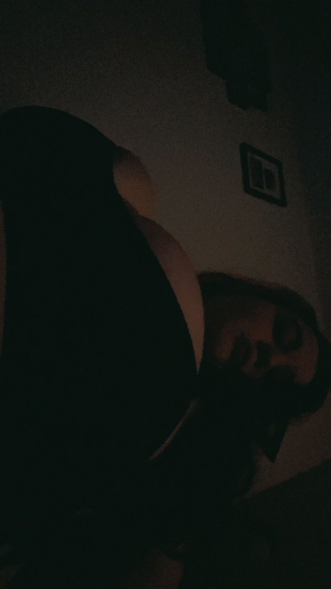 BabyCakes46290's tweet photo. Do you like my huge tits? Wanna see more? 

$MrzHyde420 

Cashapp me any amount to receive some uncensored titties!

P.s. Did I mention they’re pierced? 😈🥵 https://t.co/Y3HXY3WElQ