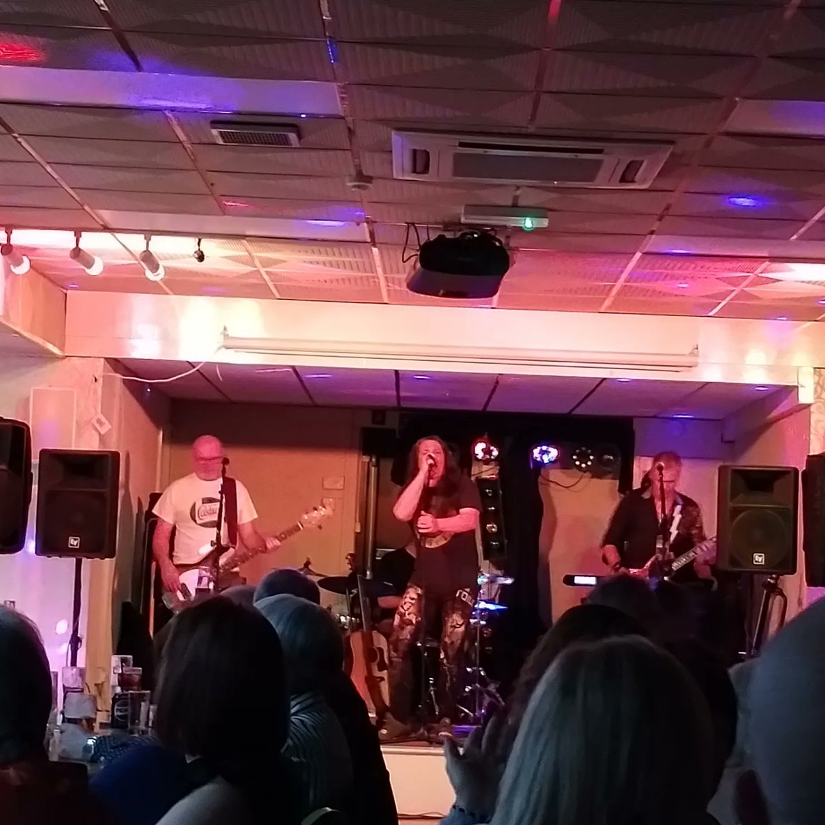 gowenmedia's tweet photo. Great night watching phoenix play at the monkey club #phoenix #cover #band #live #music #tonypandy #rhondda #monkeyclub https://t.co/FhkdeAfzKz