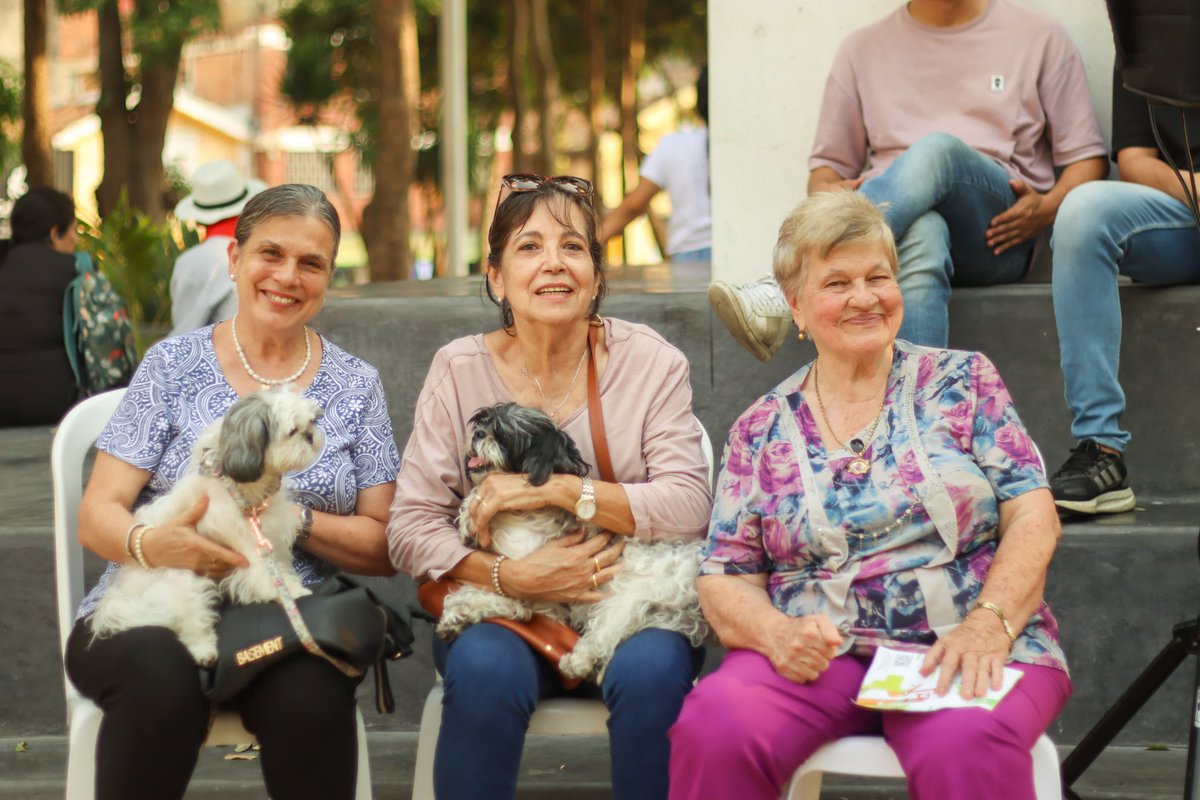 IMCTBGA's tweet photo. #BucaraSanta ya es tendencia, ahora con #ParqueArte 🤩🫶🏽

Música, danza y folclor en el evento de las familias bumanguesas por excelencia. ¡Sin excusas para disfrutar de la semana mayor 2024! #BGABonitaOtraVez 😍

l @Maytaja l https://t.co/jJV3DNQvS9