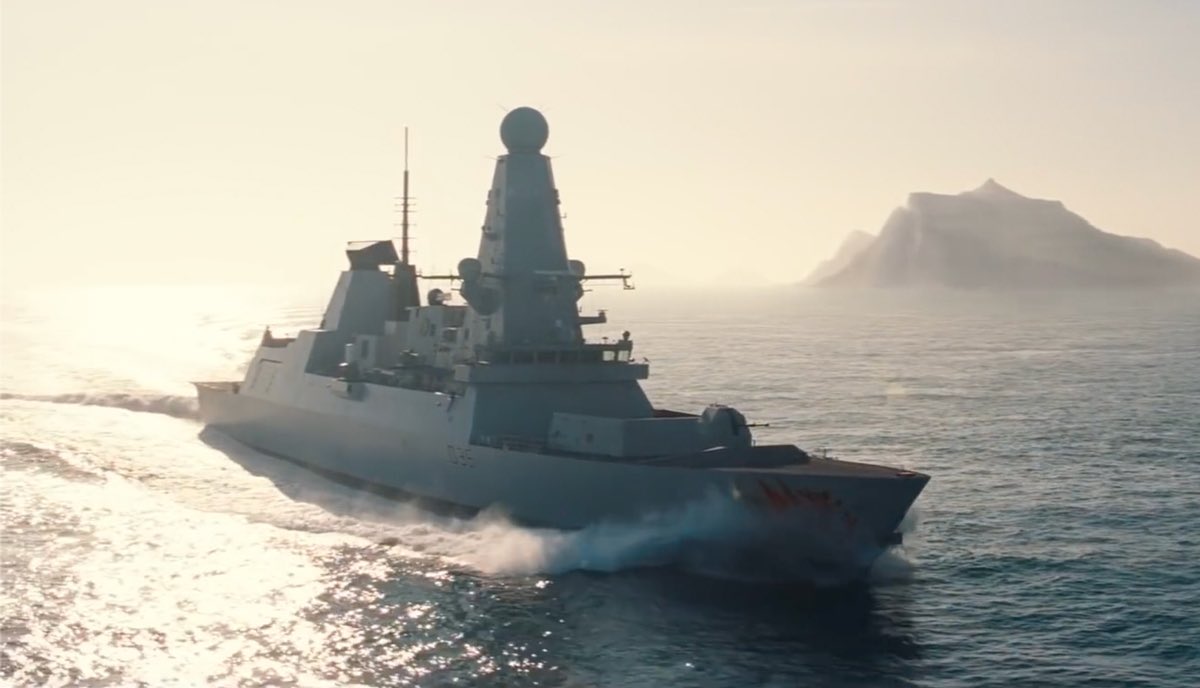 Finally got round to watching no time to die & what a magnificent shot of @HMSDragon 😍