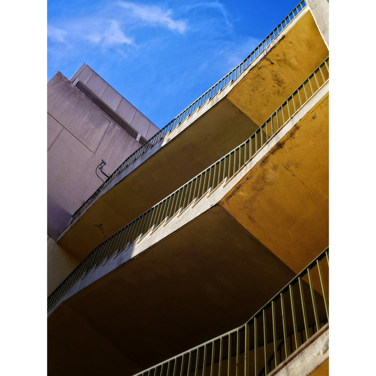 distorted straight line
#街歩き
#scene
#建物 #buildings
#階段 #stairs
#空 #skies
#路傍 #roadside
#panasonic #lumix #lumixg6 #dmcg6 #g6  #microfourthirds #m43
#smc #smcpentaxm #pentaxm #pentaxm4028 #kmount #pk_m43adapter
#singlefocuslens #mflens #oldlens
#retouched
#snapseedapp