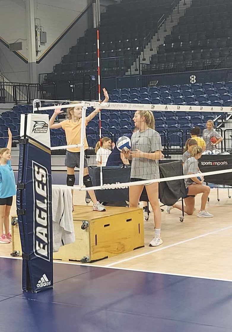 MissK_ATC's tweet photo. We 🤍 @GSAthletics_VB https://t.co/k4B9fY7fPv