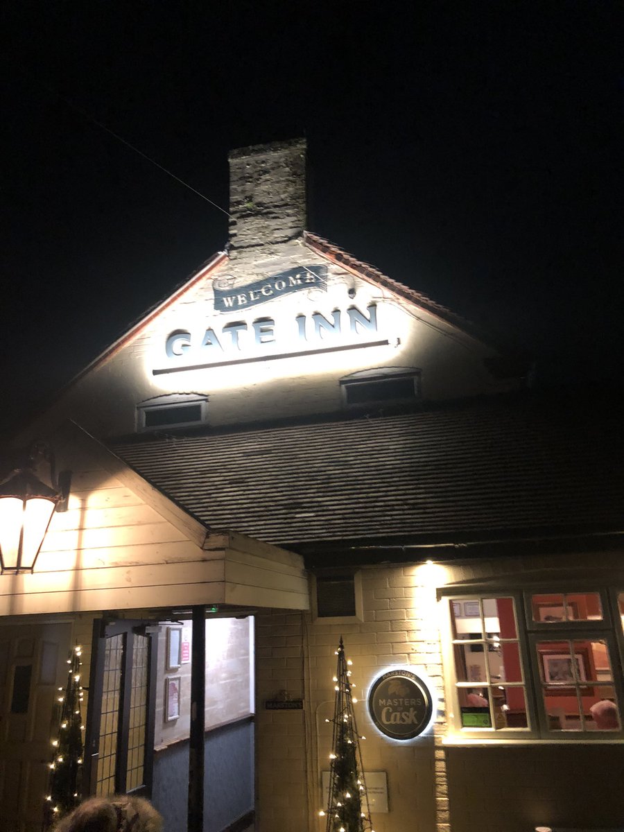 Went into one of my old haunts whilst down in Tamworth this evening. The Gate Inn, Amington. Marstons pub, beer used to be good especially pedigree. Now virtually undrinkable