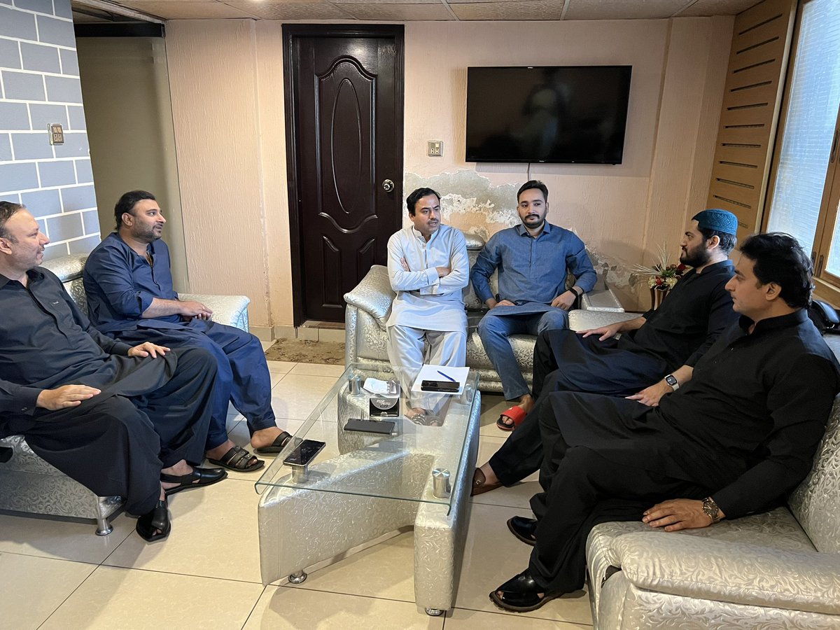 dr_atta77's tweet image. PYO Officials  President PYO Ada @JavedNLaghari  ,GS @ShoaibMirzaa  info @taimoormaheraly ,@MasroorARajper  @RashidKhaskhele  @HaiderkhanPYO at Karachi, Discussed 4 April Shaheed Zulfikar Ali Bhutto Martyrdom anniversary &amp;amp; Oragnisational matters. 
#PYOSindh #Youth