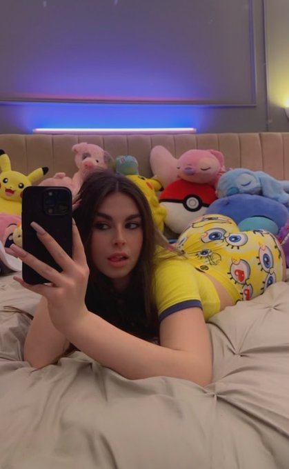 say hi if you want a pic rn 🫣 https://t.co/7vR7cF1APo