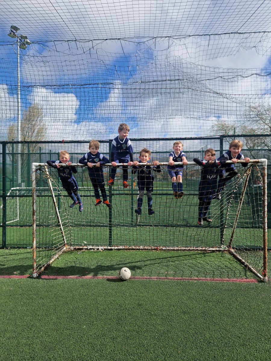 MaghullFCU6's tweet photo. A really good spirited comeback from the lads today, the ball just wouldn't go in for long periods and then they found a way in tough conditions after falling behind. Got the deserved win. ❤�� https://t.co/SkWnvltmKc