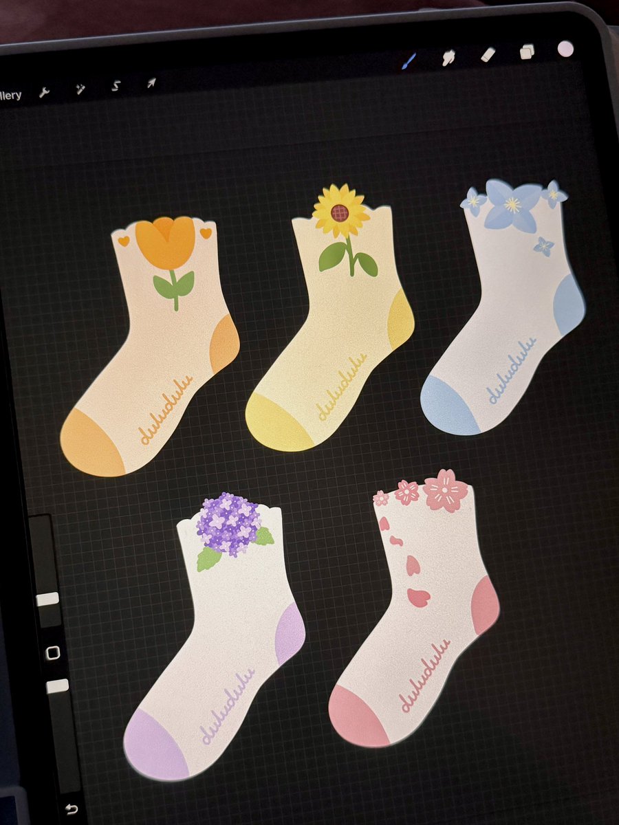 What if… floral socks 🌷🌸🌻✨?choose your fav 💗
