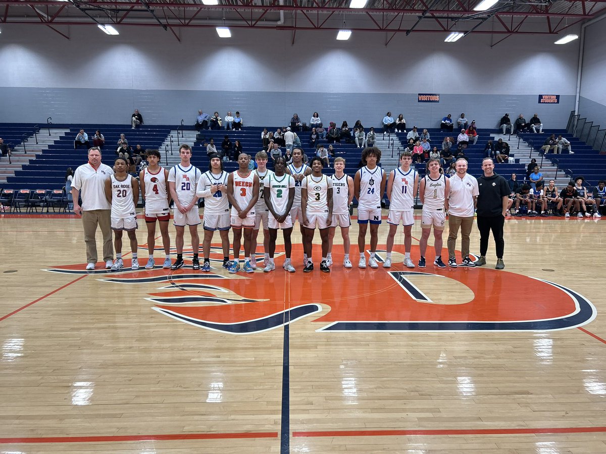 BCATHOOPS's tweet photo. AAA-AAAA EAST https://t.co/0mjNsBUHHf