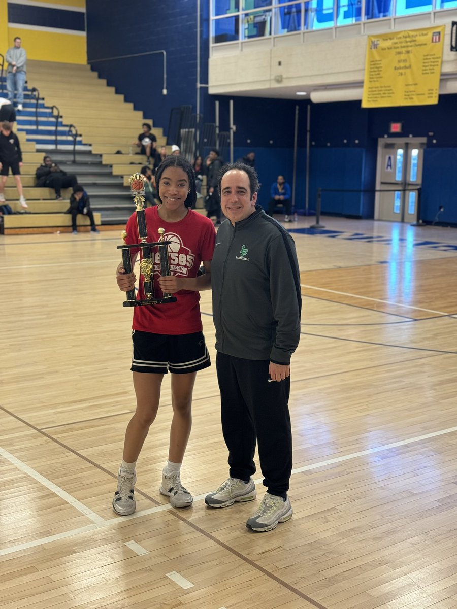 Unbelievable the talent on this team! Congrats 716 squad! Way to represent with a 76-38 win over 585! Played great team basketball! <a href="/GNN_Sports_/">Greater Niagara Sports</a> <a href="/ByJoeKraus/">Joe Kraus</a> <a href="/bufnewspreptalk/">BuffaloNewsPrepTalk</a>